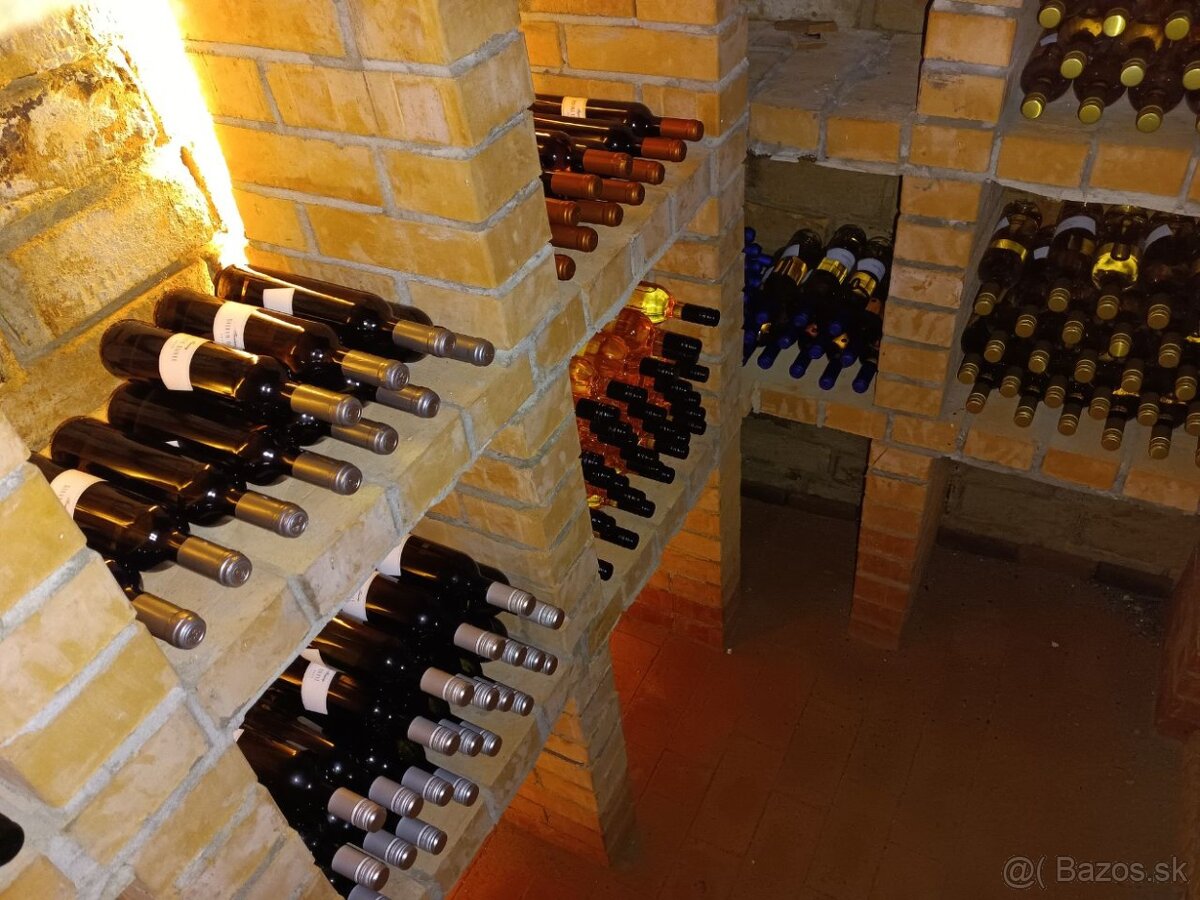Vínna pivnica s výberom tokajských vín